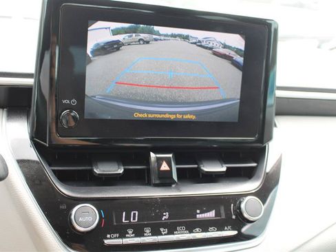 Used 2025 Toyota Corolla LE FWD image 13