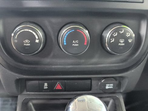 Used 2017 Jeep Patriot Sport FWD image 13