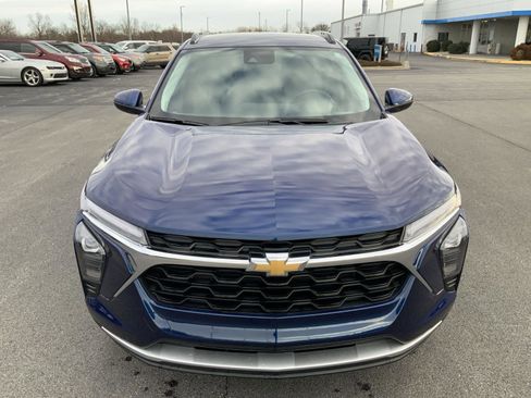 Used 2024 Chevrolet Trax LT w/ Driver Confidence Package image 3