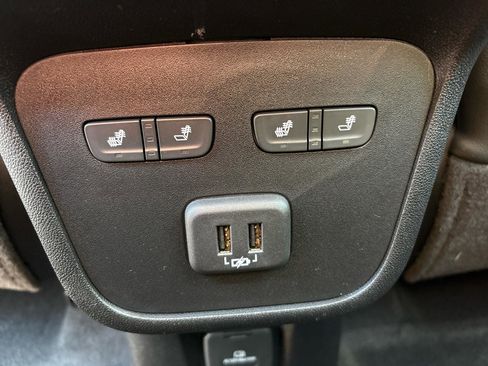 Used 2022 Chevrolet Equinox Premier image 23