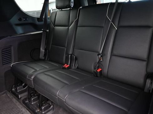 Used 2023 Cadillac Escalade ESV Premium Luxury AWD/4WD image 17