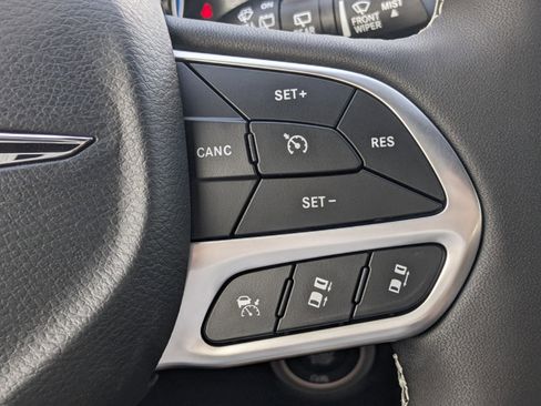 New 2025 Chrysler Voyager LX image 20