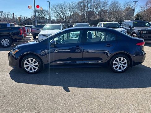 Used 2022 Toyota Corolla LE image 4