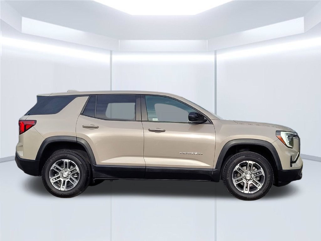 Used 2025 GMC Terrain Elevation AWD/4WD image 3