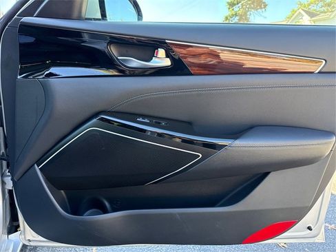 Used 2017 Kia Cadenza Premium image 23