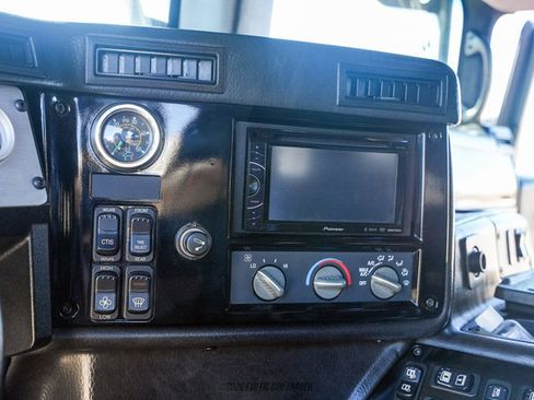 Used 2006 HUMMER H1 4-Door Wagon AWD/4WD image 32