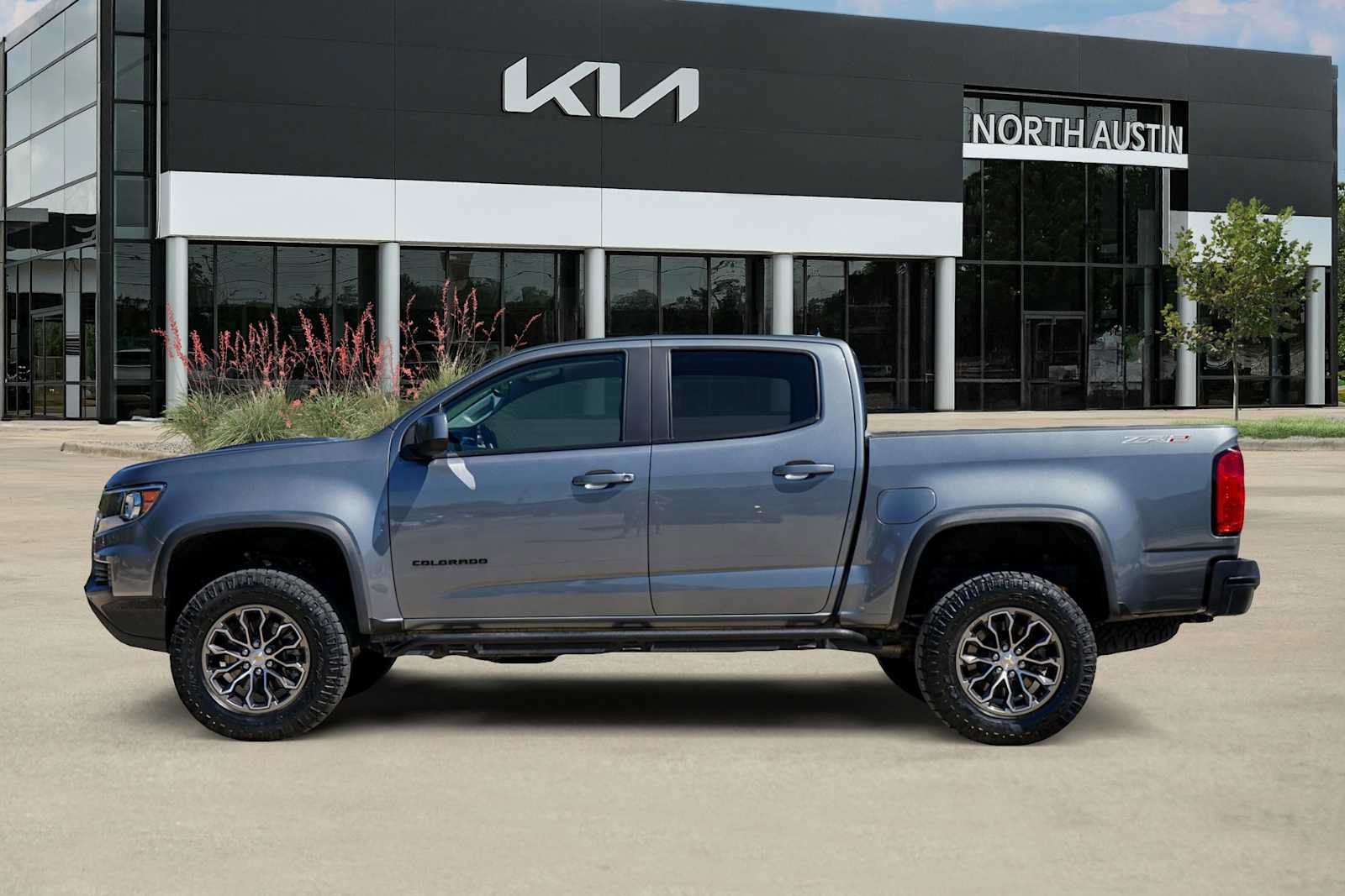 Used 2022 Chevrolet Colorado ZR2 AWD/4WD image 3