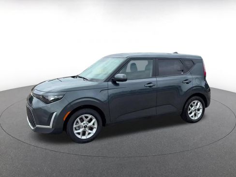 Used 2025 Kia Soul LX w/ LX Technology Package FWD image 6