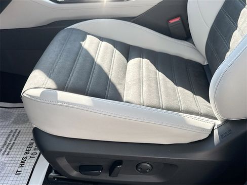 New 2025 Mitsubishi Outlander SE image 20