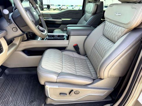 Used 2026 Ford F250 Platinum w/ Platinum Plus Package AWD/4WD image 12