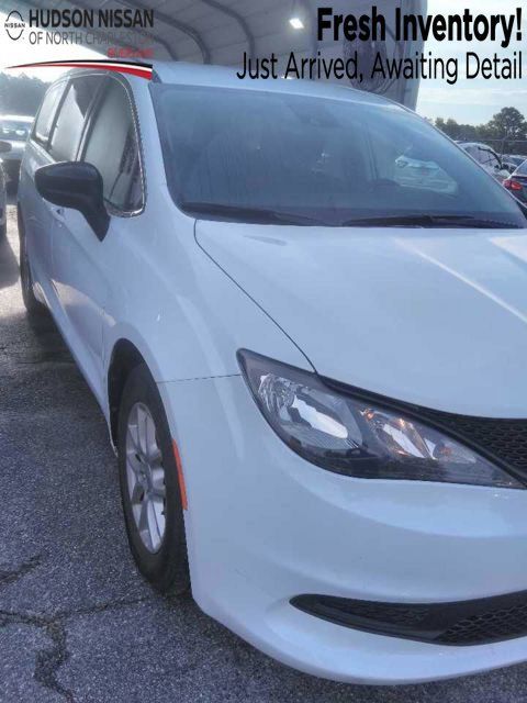 Used 2024 Chrysler Voyager LX FWD image 1