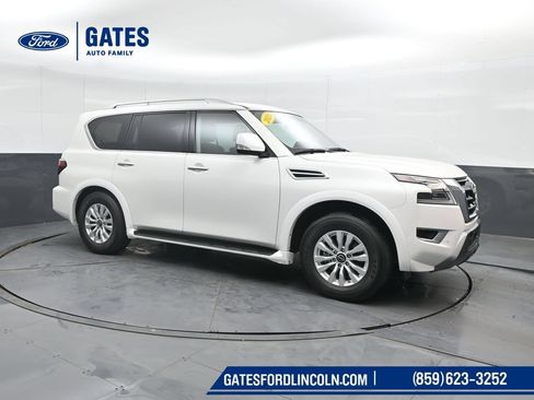 Used 2024 Nissan Armada SV w/ Cargo Package AWD/4WD image 4