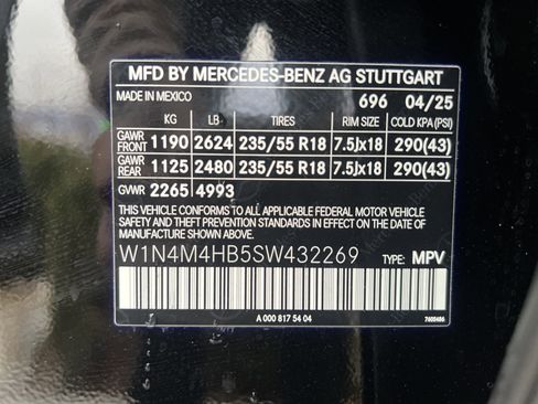 Certified 2025 Mercedes-Benz GLB 250 4MATIC image 31