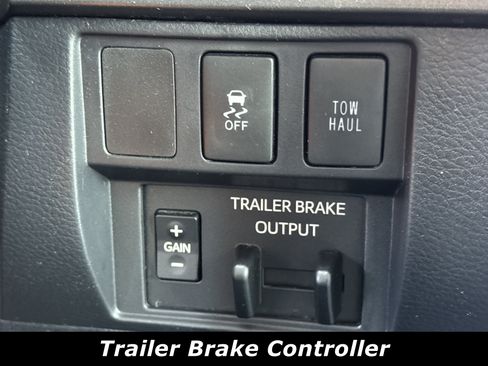 Used 2018 Toyota Tundra SR5 w/ SR5 Upgrade Package image 11