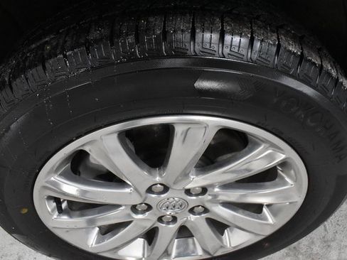 Used 2019 Buick Envision Essence image 9