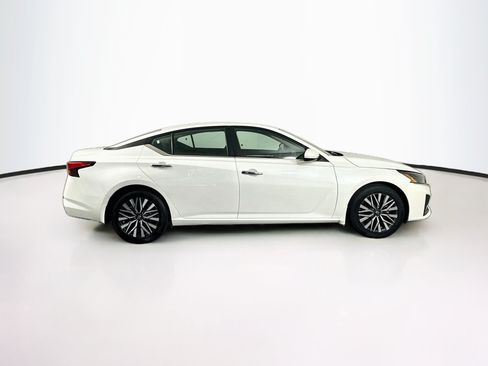 Used 2023 Nissan Altima 2.5 SV FWD image 10