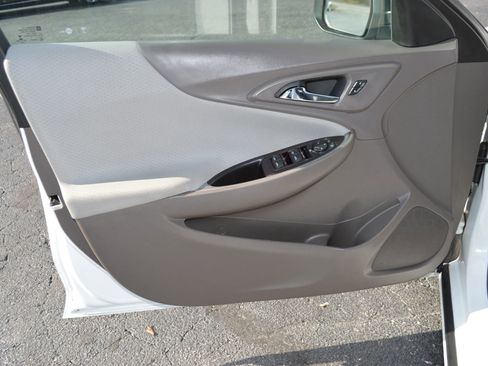 Used 2017 Chevrolet Malibu LS FWD image 14