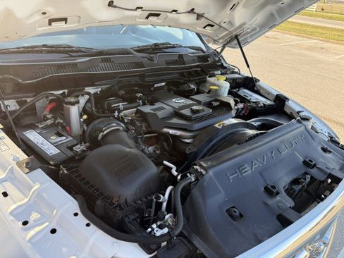 Used 2018 RAM 5500 Tradesman w/ Power & Remote Entry Group image 20