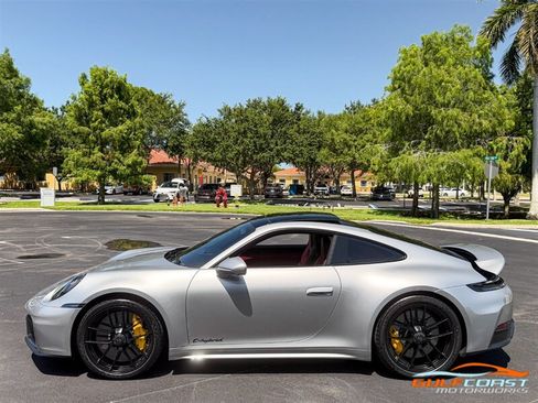 Used 2025 Porsche 911 Carrera 4 GTS AWD/4WD image 38