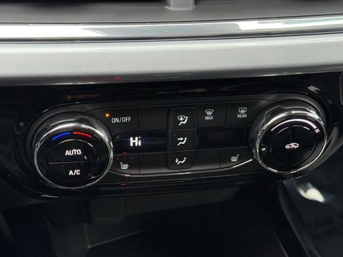 New 2026 Chevrolet Trax LT w/ Midnight Edition image 17