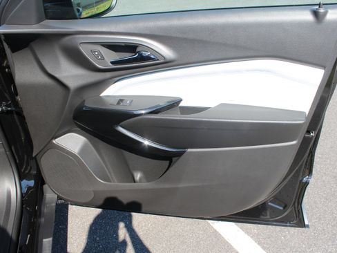 New 2025 Chevrolet Trax LT w/ Driver Confidence Package image 48