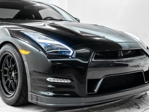 Used 2012 Nissan GT-R Black Edition AWD/4WD image 17