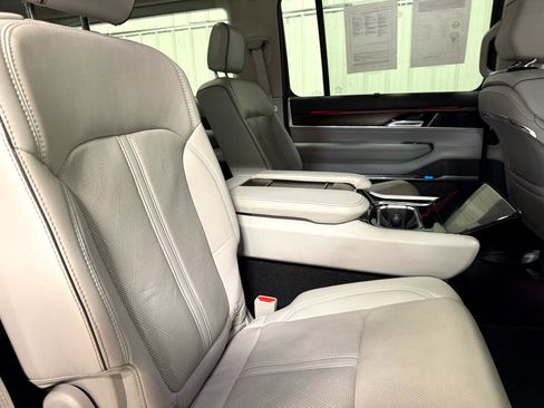 Used 2023 Jeep Grand Wagoneer Series II w/ Convenience Group III image 9