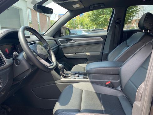 Certified 2023 Volkswagen Atlas Cross Sport SE w/ Panoramic Sunroof Package AWD/4WD image 6