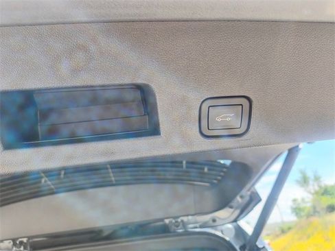 New 2025 Chevrolet Traverse LT w/ Enhanced Driving Package image 16