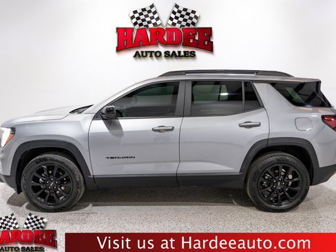 Used 2026 GMC Terrain Elevation w/ Elevation Premium Package FWD image 1