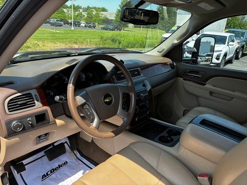 Used 2013 Chevrolet Silverado 2500 LTZ w/ LTZ Plus Package RWD image 10