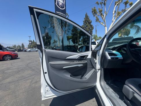 Used 2021 Chevrolet Bolt LT FWD image 17