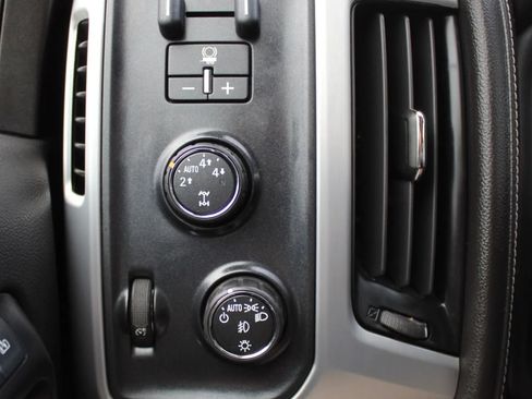Used 2014 GMC Sierra 1500 SLT w/ SLT Preferred Package AWD/4WD image 22