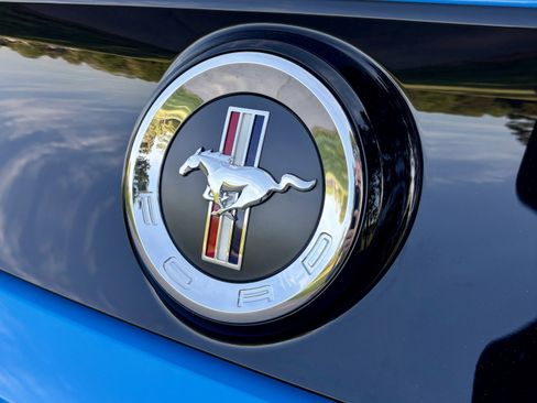 Used 2013 Ford Mustang Boss 302 w/ Boss 302 Accessory Pkg RWD image 16
