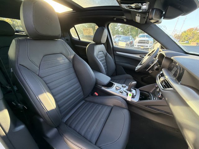 New 2026 Alfa Romeo Stelvio Sprint w/ Convenience Package AWD/4WD image 15
