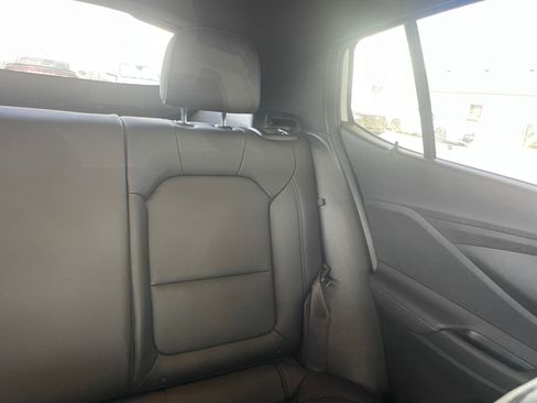 Used 2025 Buick Envista Sport Touring image 35