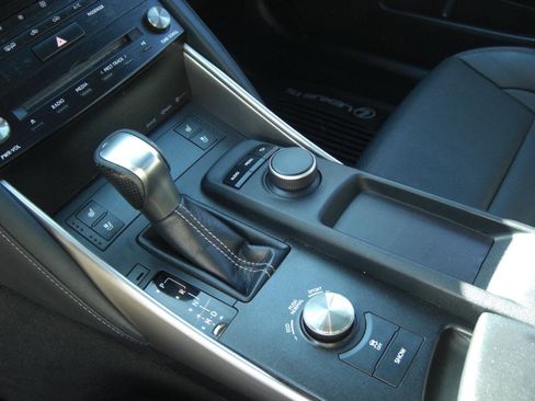 Used 2017 Lexus IS 200t F Sport w/ F Sport Package RWD image 9