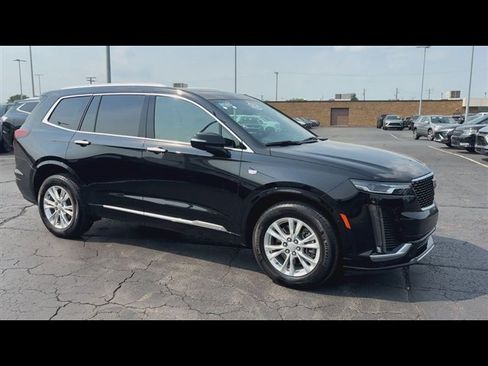 Certified 2025 Cadillac XT6 Luxury AWD/4WD image 2