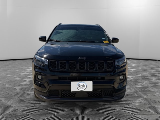 Used 2025 Jeep Compass Latitude w/ Altitude Special Edition AWD/4WD image 8