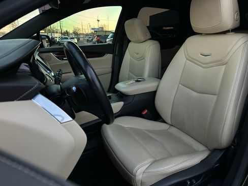 Used 2018 Cadillac XT5 Luxury w/ Driver Awareness Package image 14