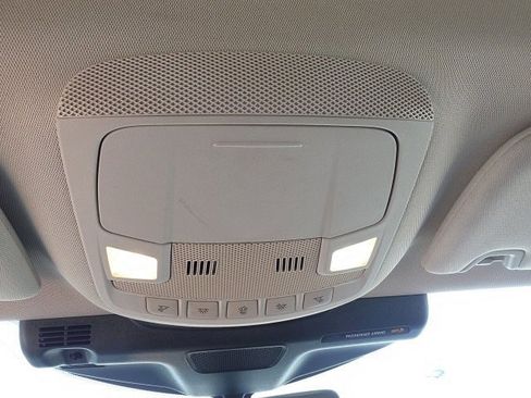 Used 2022 Lincoln Nautilus FWD w/ Premium Package image 21