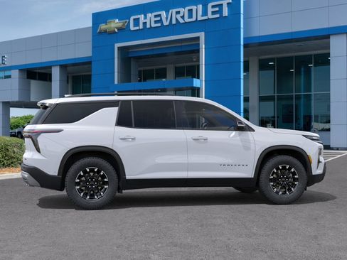 New 2026 Chevrolet Traverse Z71 w/ Enhanced Driving Package AWD/4WD image 5