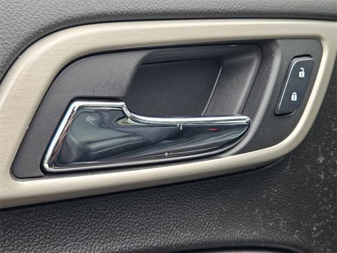 Used 2020 GMC Yukon Denali w/ Denali Premium Package image 20