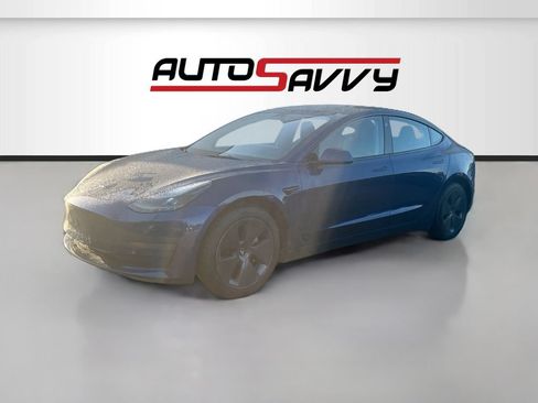 Used 2022 Tesla Model 3 Standard Range RWD image 3