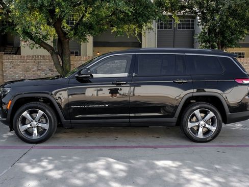 Used 2022 Jeep Grand Cherokee L Limited image 22