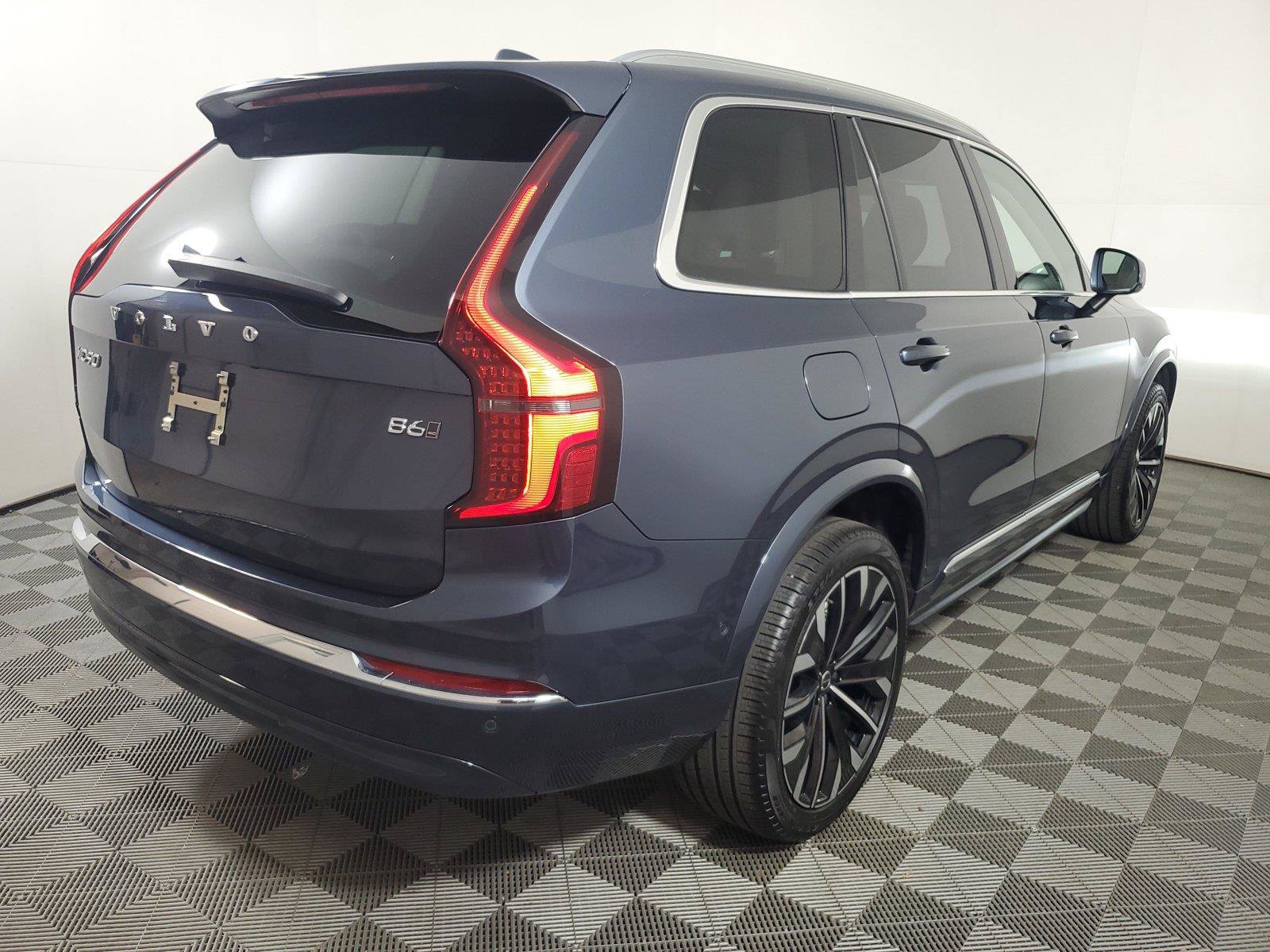 Certified 2026 Volvo XC90 B6 Ultra AWD/4WD image 7