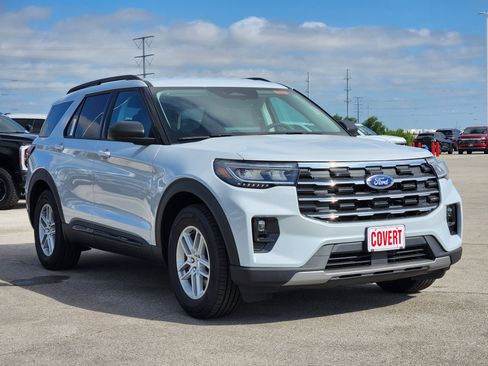 New 2026 Ford Explorer Active w/ Active Comfort Package RWD image 2