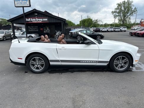 Used 2011 Ford Mustang Premium w/ 201A Rapid Spec Order Code RWD image 11