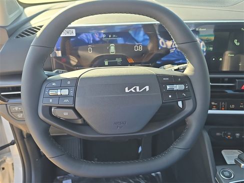 New 2026 Kia Sportage EX image 33