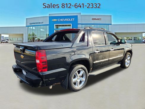 Used 2013 Chevrolet Avalanche LTZ AWD/4WD image 7
